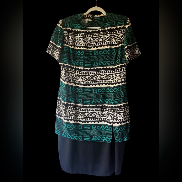 90’s Business Casual Patterned Green and Black Dress - Picture 3 of 12